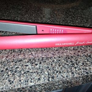 Paul Mitchell Fresh Look Vibrant Pink Hair Straightener